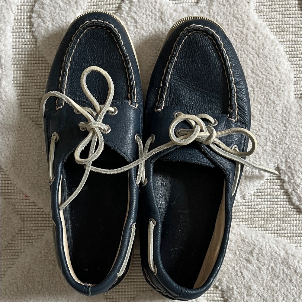 Sperry Navy and White Leather Moccasin Boat Shoes